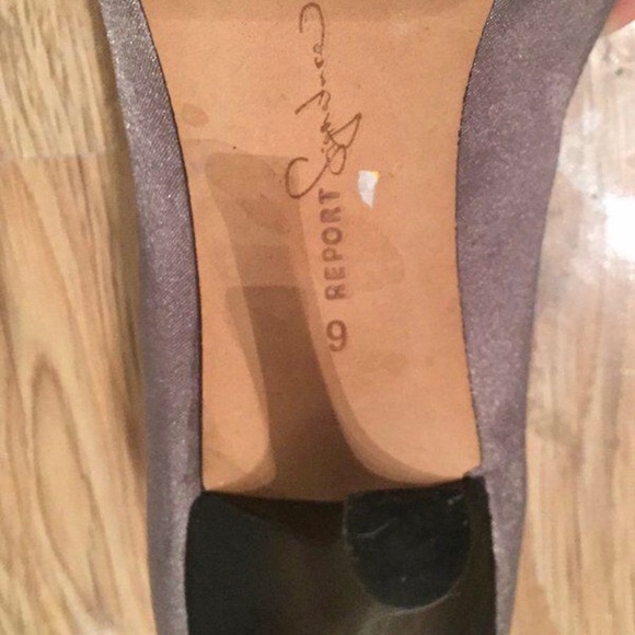 Grey heels - Picture 3 of 3